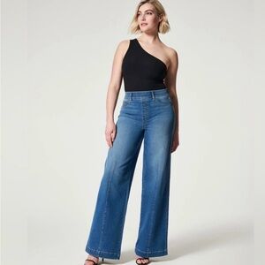 Spanx medium petite wide leg jeans. Excellent condition